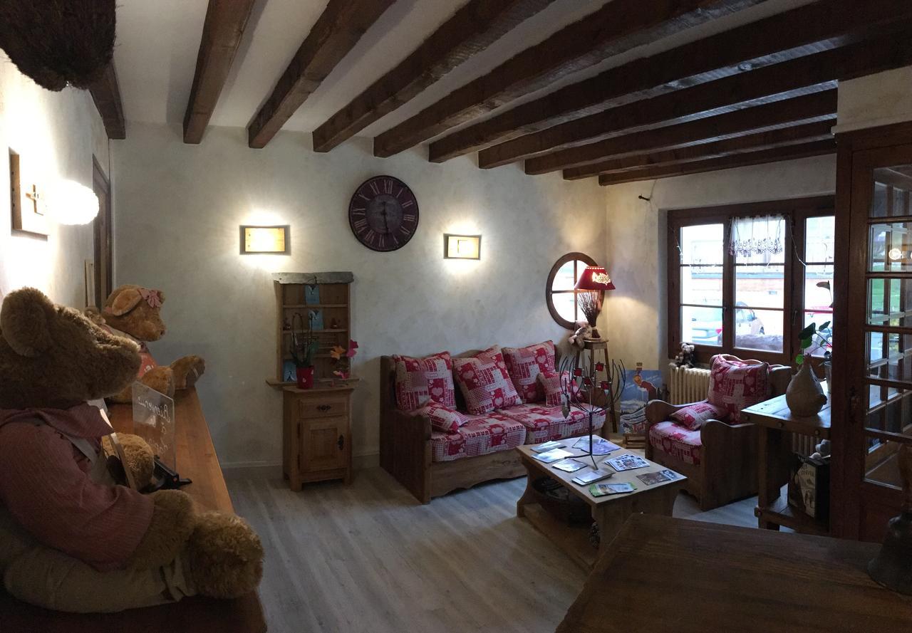 أوترانس Hotel La Tapia المظهر الخارجي الصورة
